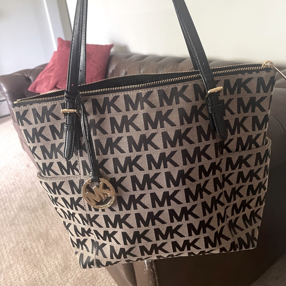 Michael Kors jet set tote! Beautiful**